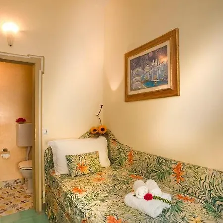 Sleeps 15 Pool Air Con Wifi *