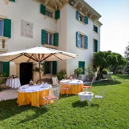 Sleeps 15 Pool Air Con Wifi